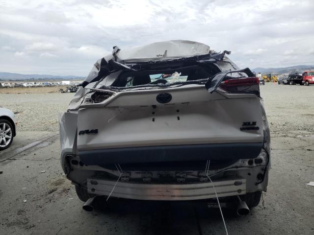 4T3RWRFV4MU045781 - 2021 TOYOTA RAV4 XLE 白色 照片 6