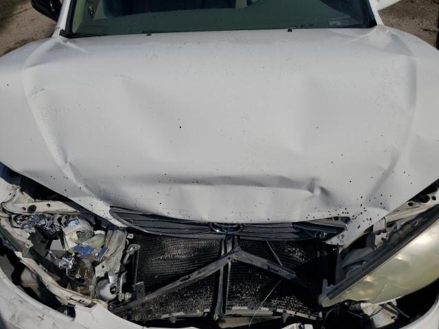 4T1BE32K45U405719 - 2005 TOYOTA CAMRY LE WHITE photo 11