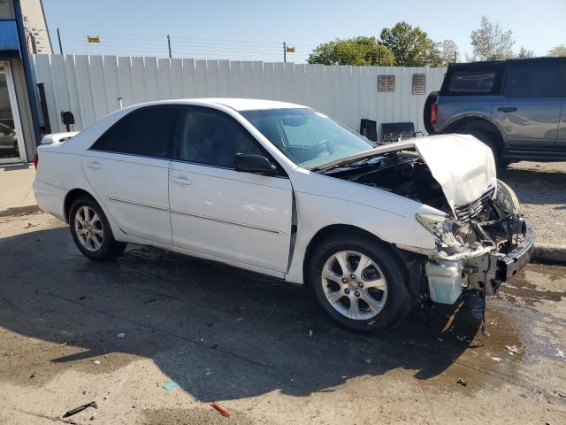 4T1BE32K45U405719 - 2005 TOYOTA CAMRY LE WHITE photo 4