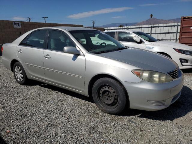 4T1BE32KX6U657010 - 2006 TOYOTA CAMRY LE ვერცხლისფერი ფოტო 4