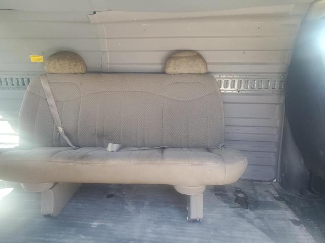 1GCFG15M021132583 - 2002 CHEVROLET EXPRESS G1 白色 照片 11