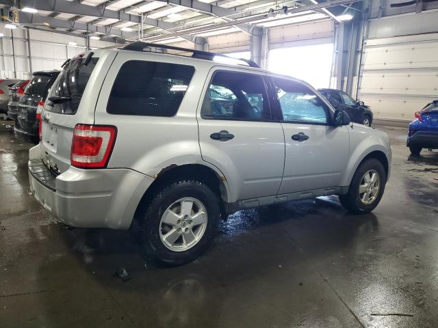 1FMCU0D74BKA34258 - 2011 FORD ESCAPE XLT Արծաթագույն լուսանկար 3