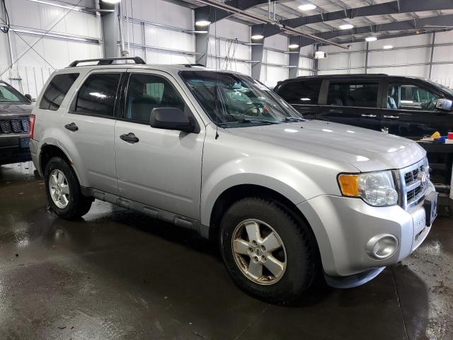 1FMCU0D74BKA34258 - 2011 FORD ESCAPE XLT Արծաթագույն լուսանկար 4
