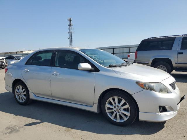1NXBU40E39Z134096 - 2009 TOYOTA COROLLA BASE Արծաթագույն լուսանկար 4