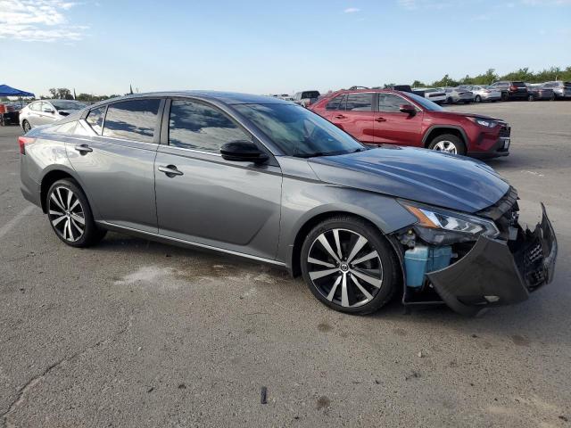 1N4BL4CV9KN305300 - 2019 NISSAN ALTIMA SR ნაცრისფერი ფოტო 4