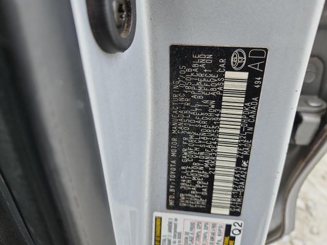 2T1KR32E45C551943 - 2005 TOYOTA COROLLA MA XR SILVER photo 12