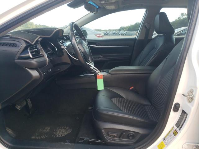 4T1G11AK7LU989974 - 2020 TOYOTA CAMRY SE WHITE photo 7