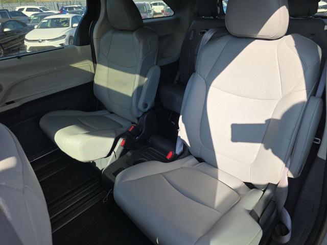 5TDYRKEC3RS190670 - 2024 TOYOTA SIENNA XLE თეთრი ფოტო 13