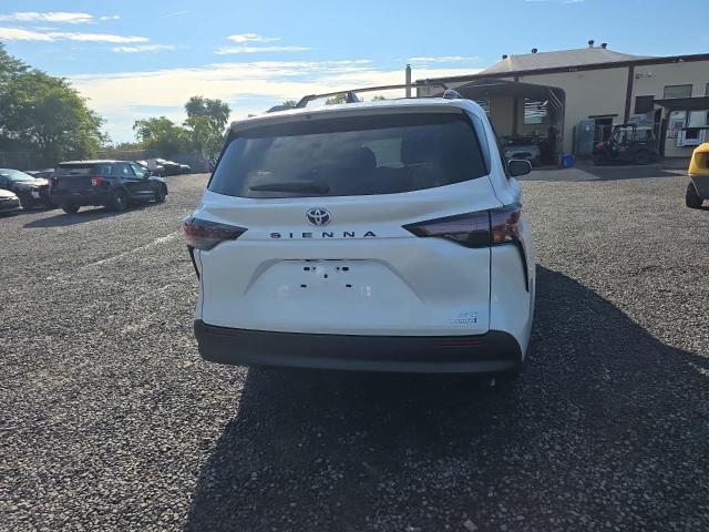 5TDYRKEC3RS190670 - 2024 TOYOTA SIENNA XLE თეთრი ფოტო 6
