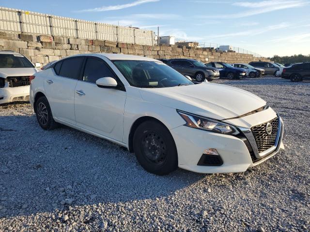 1N4BL4BW3KC204873 - 2019 NISSAN ALTIMA S أبيض صورة 4