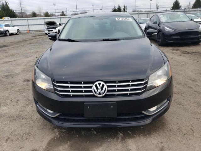 1VWCN7A3XDC121944 - 2013 VOLKSWAGEN PASSAT SEL BLACK photo 5