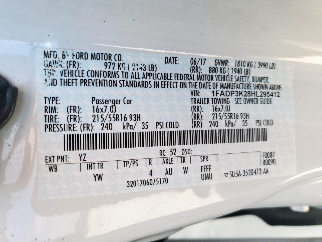 1FADP3K28HL295412 - 2017 FORD FOCUS SE WHITE photo 13