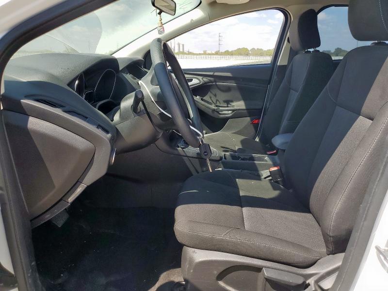 1FADP3K28HL295412 - 2017 FORD FOCUS SE WHITE photo 7