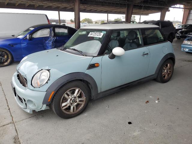 2013 MINI COOPER, 