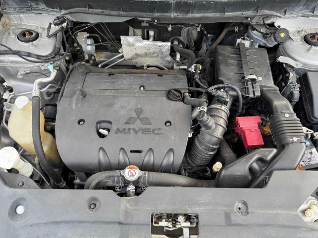 4A4AP3AU3EE015226 - 2014 MITSUBISHI OUTLANDER ES Gümüş foto 7