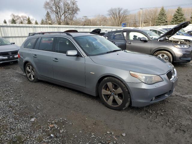 WBANN73597CN04933 - 2007 BMW 530 XIT GRAY photo 4