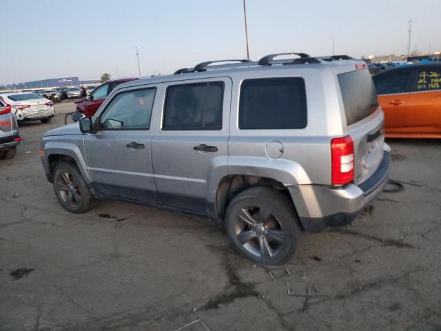 1C4NJPBA4GD732586 - 2016 JEEP PATRIOT SPORT Argent photo 2