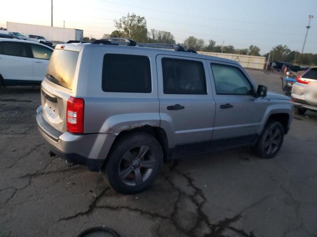 1C4NJPBA4GD732586 - 2016 JEEP PATRIOT SPORT Argent photo 3
