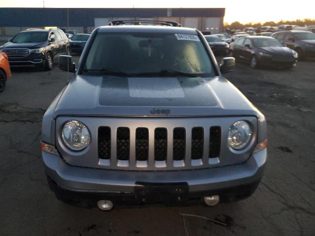 1C4NJPBA4GD732586 - 2016 JEEP PATRIOT SPORT Argent photo 5