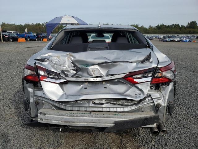 4T1T11BK6NU060794 - 2022 TOYOTA CAMRY SE SILVER photo 6