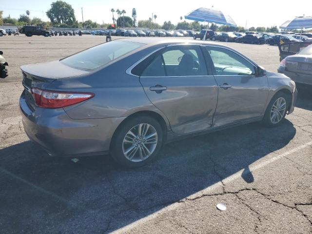 4T1BF1FK3HU350292 - 2017 TOYOTA CAMRY LE 灰色 照片 3