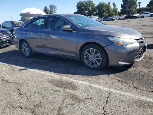 4T1BF1FK3HU350292 - 2017 TOYOTA CAMRY LE 灰色 照片 4