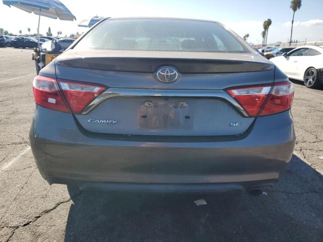 4T1BF1FK3HU350292 - 2017 TOYOTA CAMRY LE 灰色 照片 6
