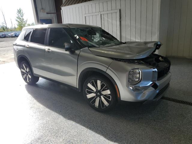 JA4J3VA80SZ012249 - 2025 MITSUBISHI OUTLANDER SE SILVER photo 4