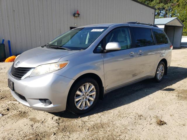 2011 TOYOTA SIENNA LE, 