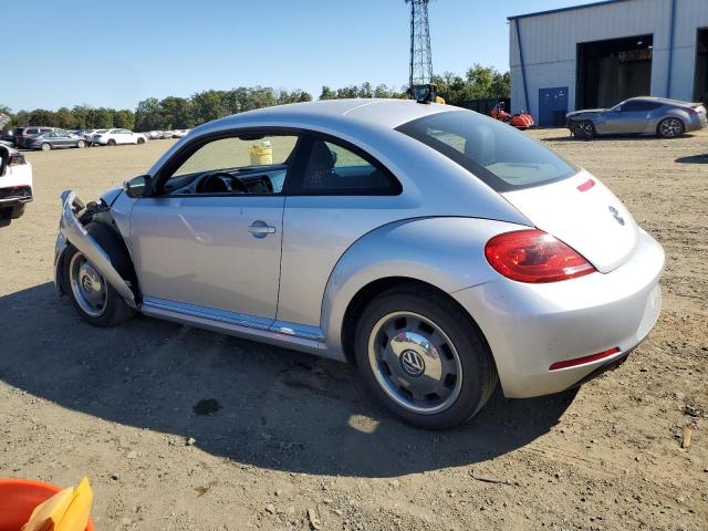 3VWHP7AT2CM627572 - 2012 VOLKSWAGEN BEETLE SILVER photo 2