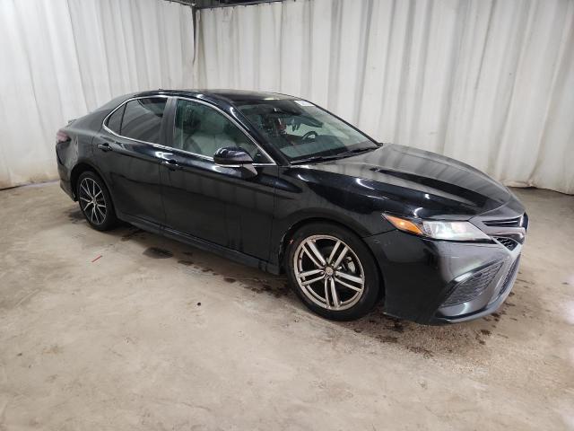4T1G11AK6NU643028 - 2022 TOYOTA CAMRY SE 黑色 照片 4