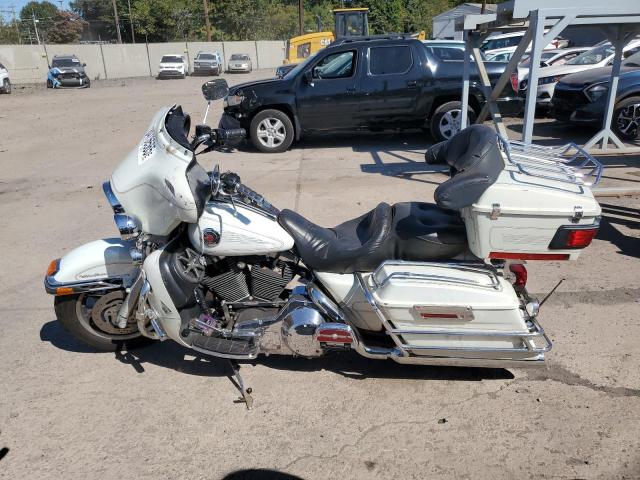 1HD1FCW1X2Y648100 - 2002 HARLEY-DAVIDSON FLHTCUI WHITE photo 3