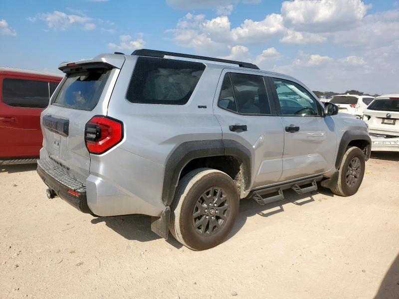 JTEVA5AR3S5002713 - 2025 TOYOTA 4RUNNER SR5 银色 照片 3