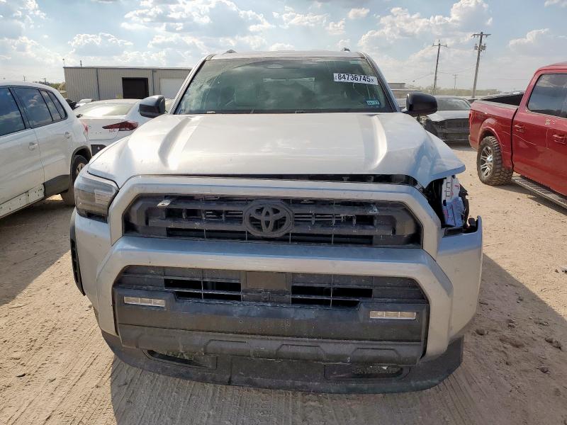 JTEVA5AR3S5002713 - 2025 TOYOTA 4RUNNER SR5 银色 照片 5