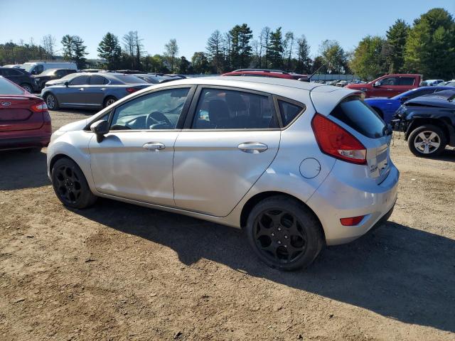 3FADP4EJ1CM152348 - 2012 FORD FIESTA SE SILVER photo 2