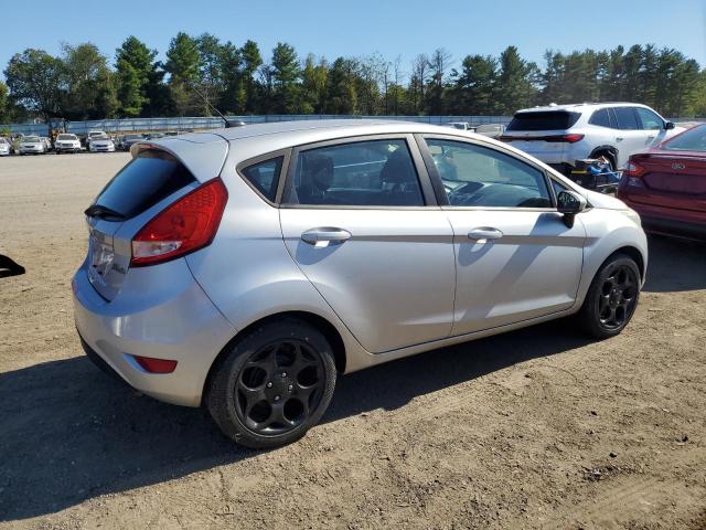 3FADP4EJ1CM152348 - 2012 FORD FIESTA SE SILVER photo 3
