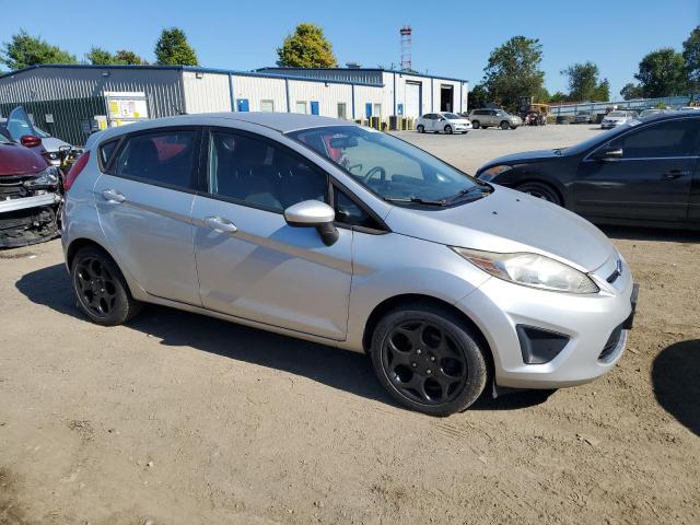 3FADP4EJ1CM152348 - 2012 FORD FIESTA SE SILVER photo 4