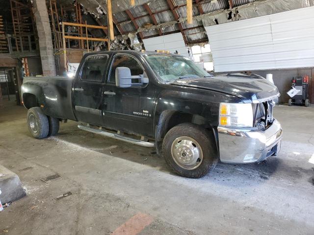 1GCJK33618F214388 - 2008 CHEVROLET SILVERADO K3500 BLACK photo 4