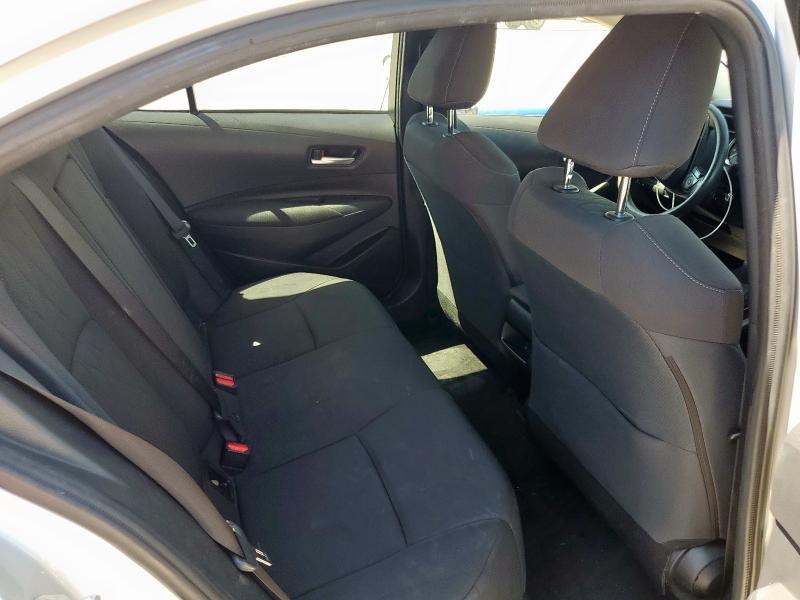 JTDEPRAE4LJ112301 - 2020 TOYOTA COROLLA LE 银色 照片 10