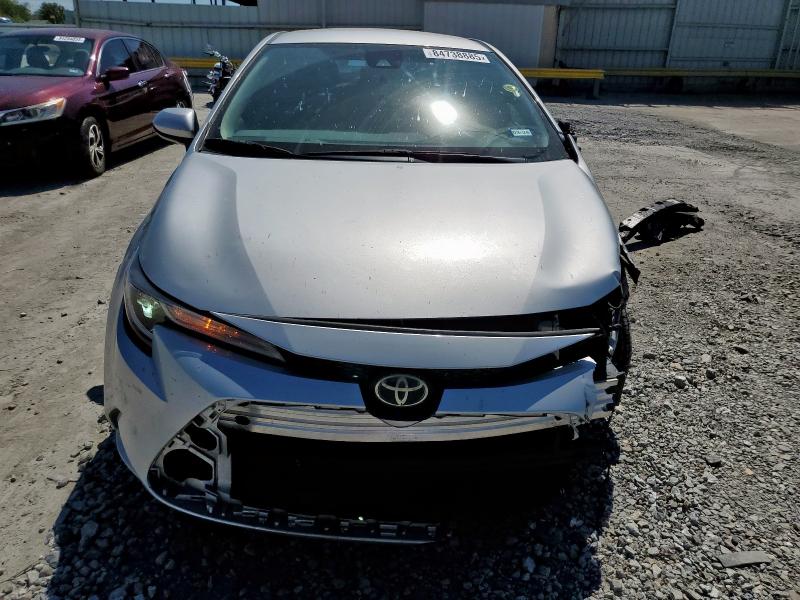 JTDEPRAE4LJ112301 - 2020 TOYOTA COROLLA LE 银色 照片 5