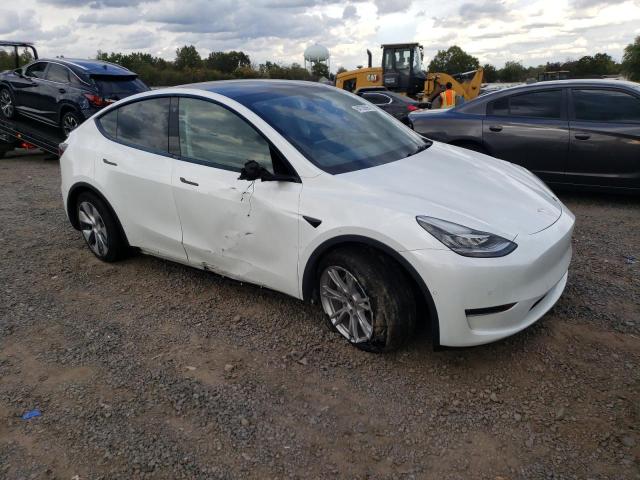 7SAYGDEE1NA019014 - 2022 TESLA MODEL Y WHITE photo 4