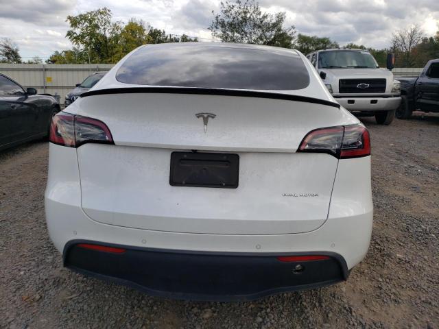 7SAYGDEE1NA019014 - 2022 TESLA MODEL Y WHITE photo 6