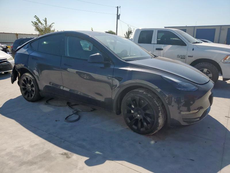 7SAYGDEE4RA242279 - 2024 TESLA MODEL Y Szary zdjęcie 4