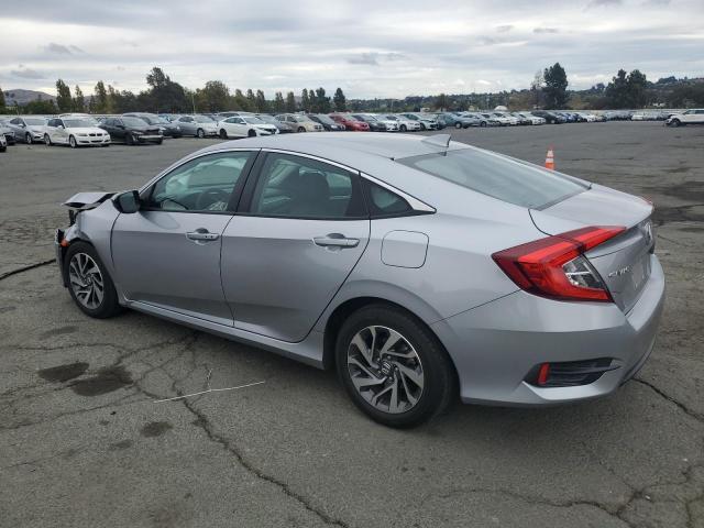 2HGFC2F75JH533073 - 2018 HONDA CIVIC EX Күміс фото 2