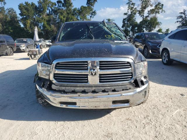 3C6RR6LT8JG154370 - 2018 RAM 1500 SLT Черный фото 5