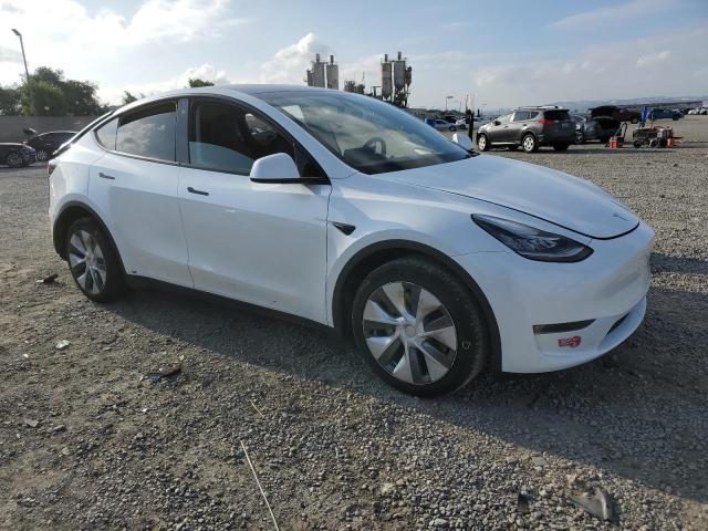 7SAYGDEE8PA068598 - 2023 TESLA MODEL Y Weiß Foto 4