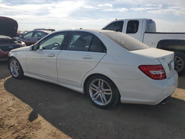 WDDGF8BB9CR197833 - 2012 MERCEDES-BENZ C 300 4MATIC WHITE photo 2