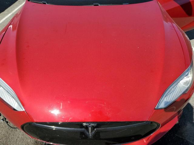 5YJSA1E41GF120215 - 2016 TESLA MODEL S RED photo 11