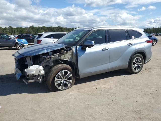 2022 TOYOTA HIGHLANDER XLE, 