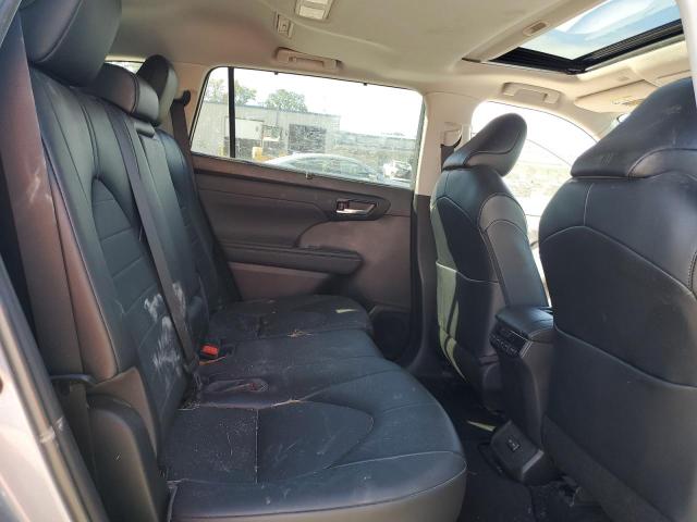 5TDGZRAH8NS128794 - 2022 TOYOTA HIGHLANDER XLE Blau Foto 11